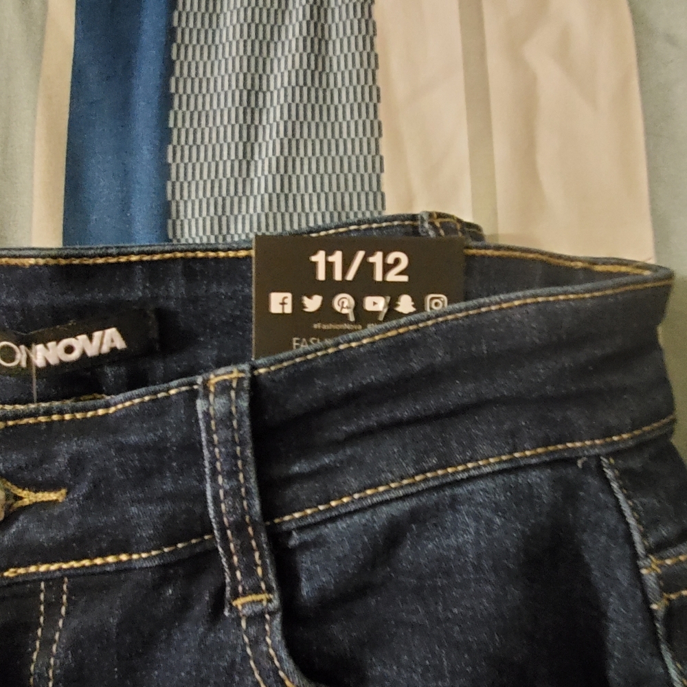 Jeans - Picture 5 of 6